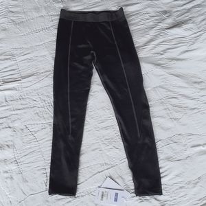Women's Best Black Hold Leggings Medium